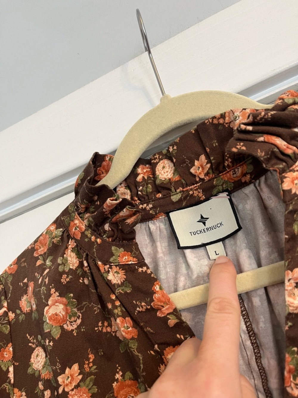 Tuckernuck Brown Floral Short Tiered Dress Rosewood Chintz Crawford
Dress large - Picture 3 of 8